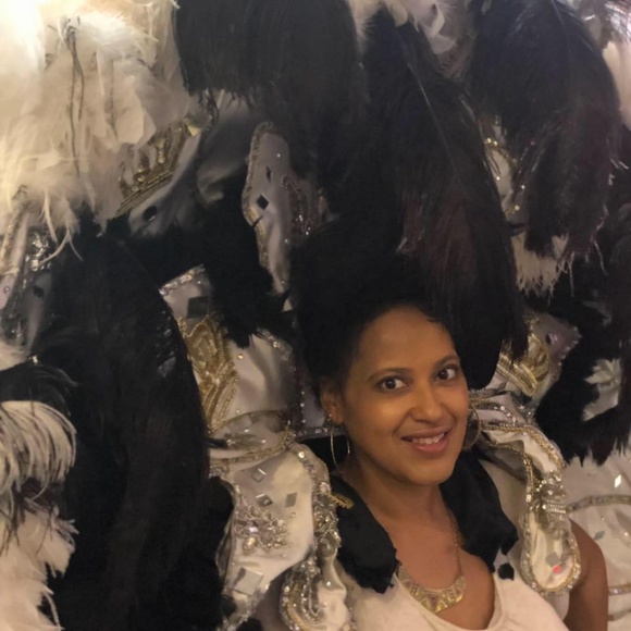 Meet your Posher, Arianna - DigitalDiskette Closet - Picture 4 of 8